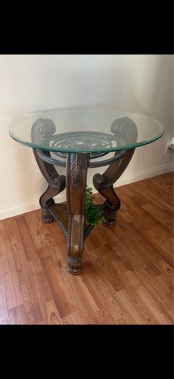 Round Glass End/Side Table