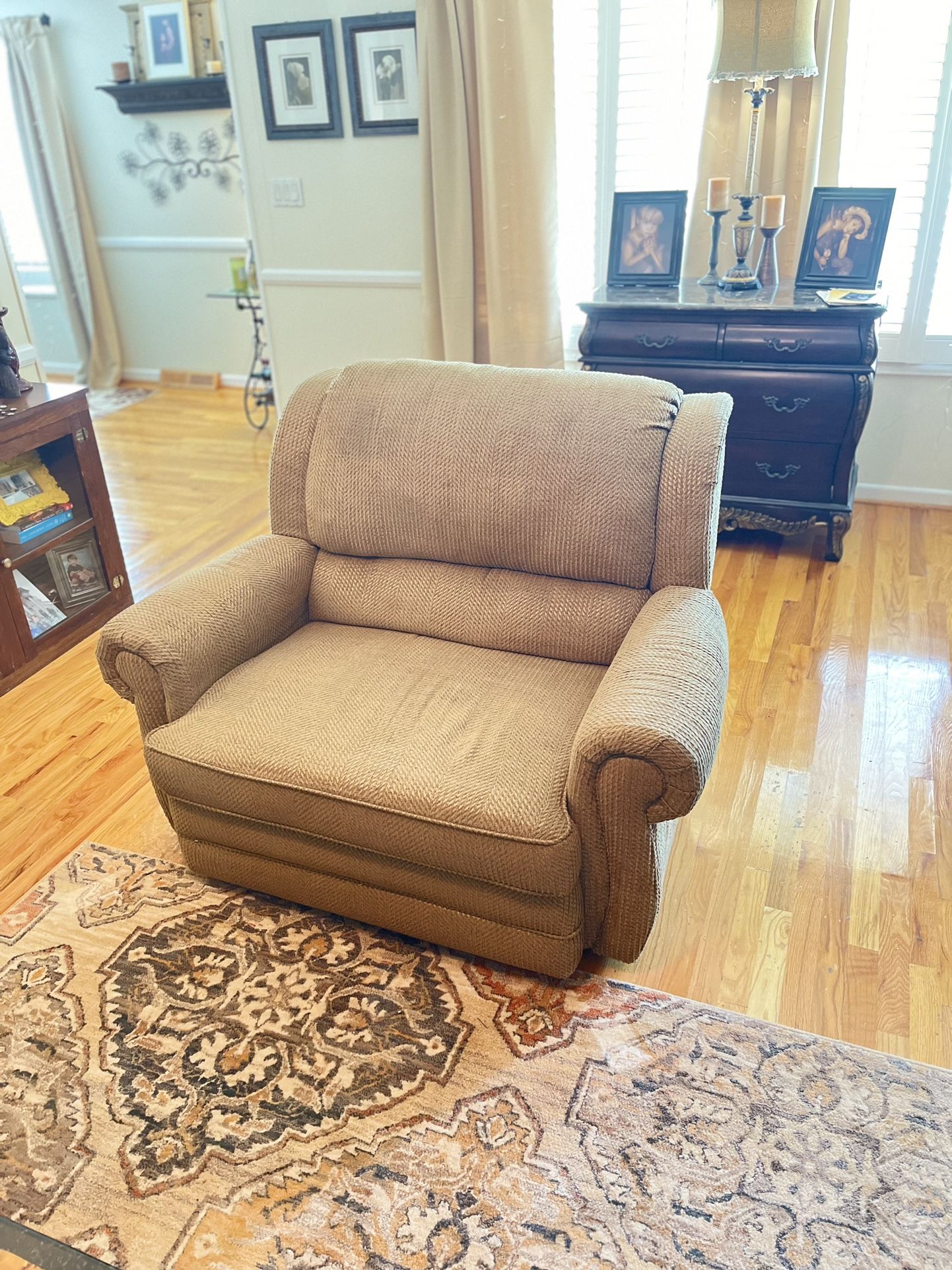 Oversized Chair/Recliner