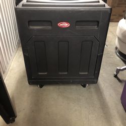 SKB Rolling Rack Mixer Road Case
