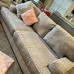 Grey And White  Sofa And Loveseat 🥰
