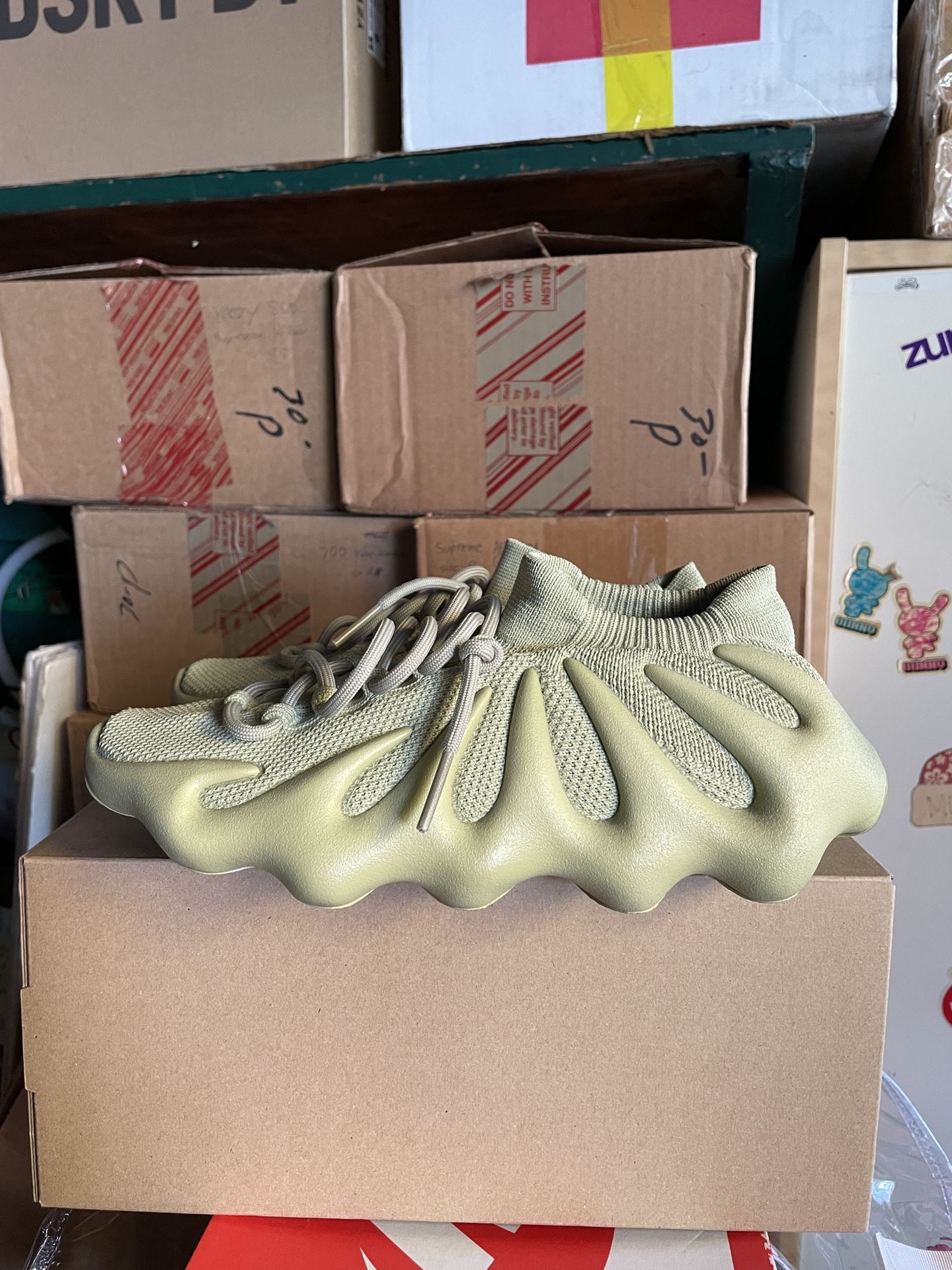 Used adidas Yeezy 450 Resin size 8.5