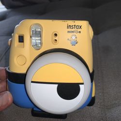 Fujifilm  Mini 8 Minion Instant Photos Film Camera 