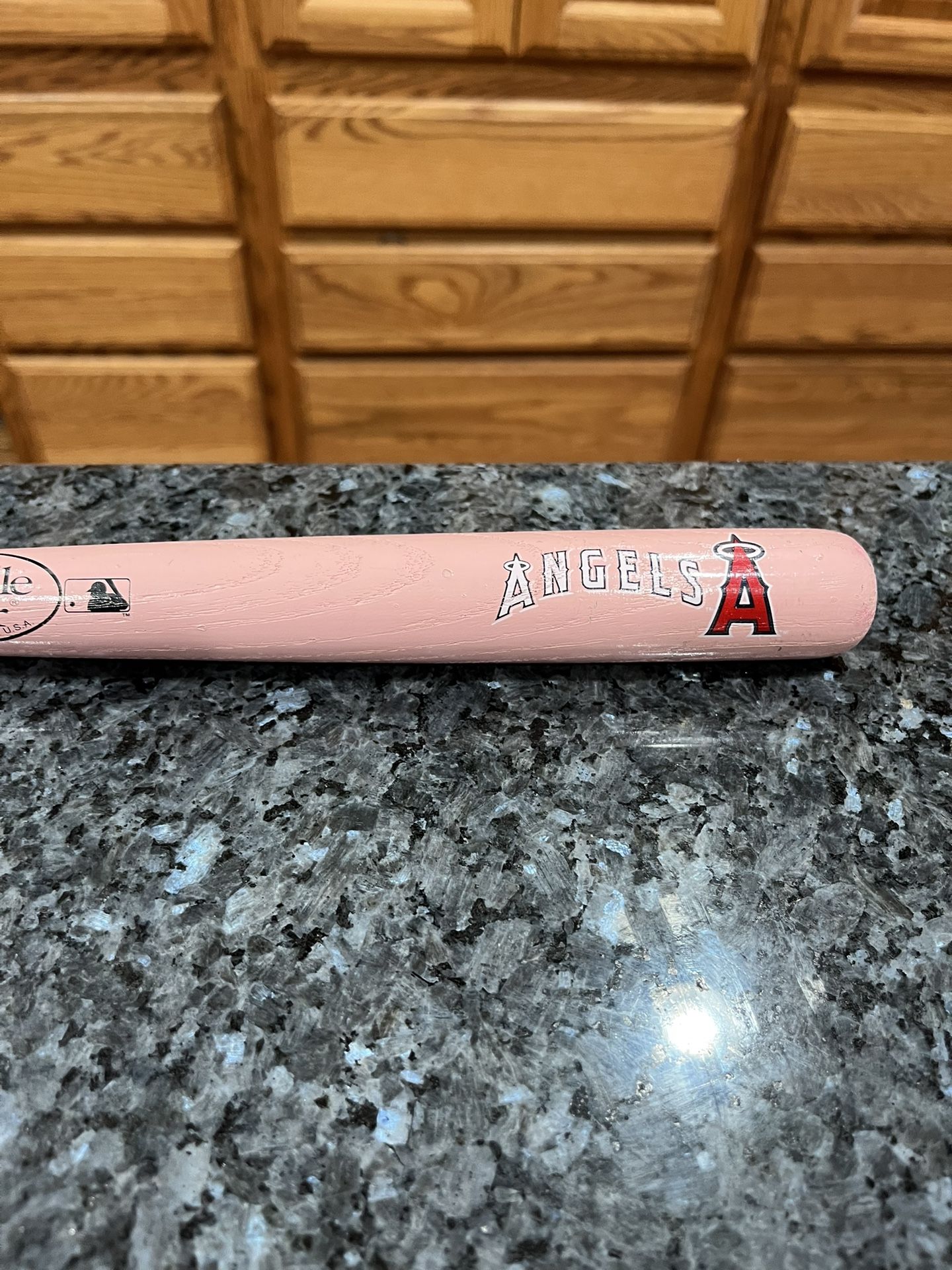 MLB Los Angeles Angels 18 Inches Long Pink Mini Wooden Baseball Bat. Preowned