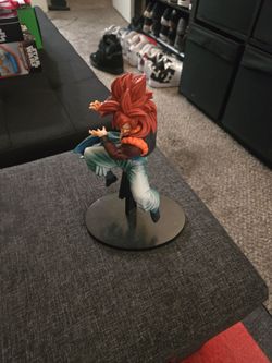 Goku figure