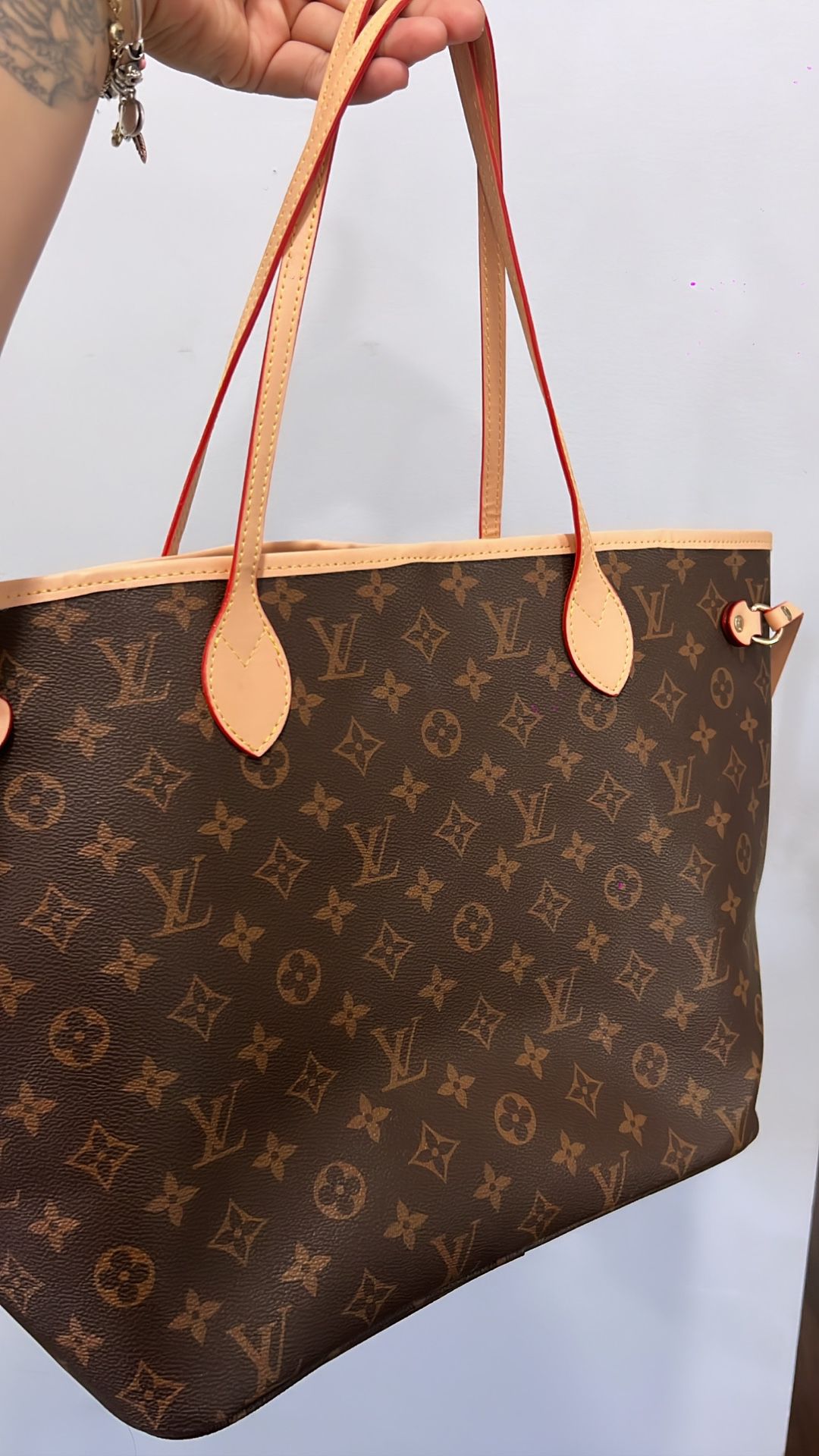 Louis Vuitton for Sale in Chicago, IL - OfferUp