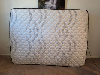 Queen Mattress ( Brand New )