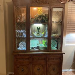 Curio Cabinet/China Hutch
