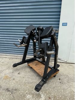 Bicep curl Plate loaded Isolated