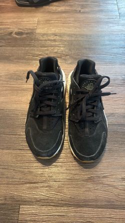 Women’s Nike huarache size 7