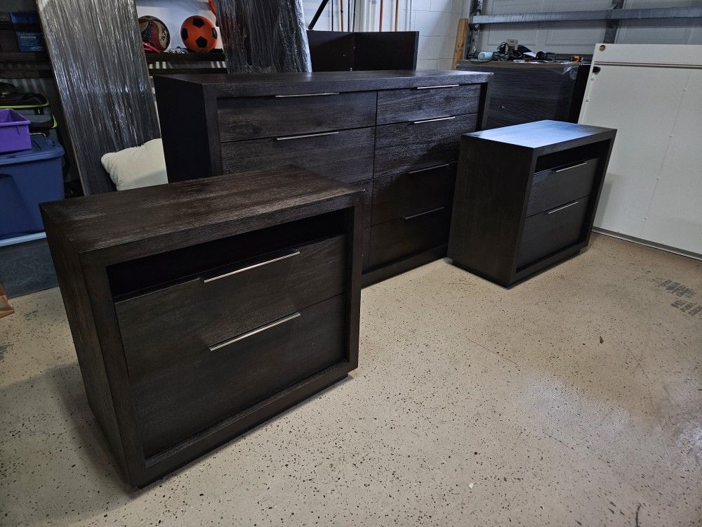 Dresser With Nightstands