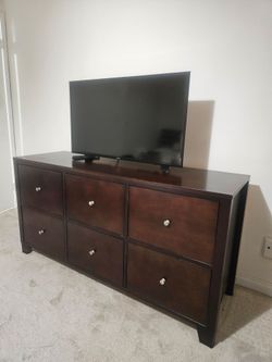 Solid Wood Lifestyle Solutions 6 Drawer Dresser 500 Series Chests Of Drawers