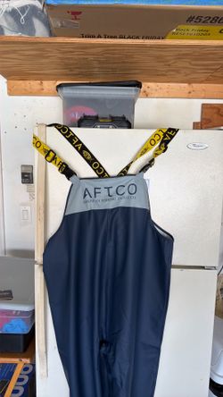100% waterproof Bib