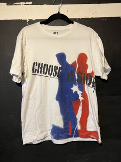 Marvel x UT Uniqlo Captain America Iron Man Civil War White T-Shirt Size Small