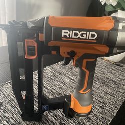 Ridgid 16 Ga 2-1/2” Straight Finish Nailer With Clean Driver Technology 