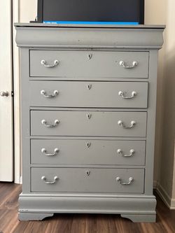 5 drawer tall dresser