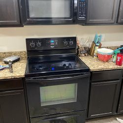Whirlpool Stove And Microwave 