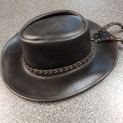 CROCADIAL. HUNTER HAT. ALL LEATHER  MADE IN. MEXICO. SIZE  MEDIUM. 7. 1/8