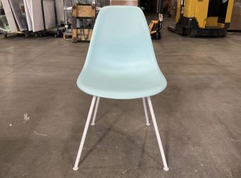 AUTHENTIC Eames Molded Plastic Side Chair (Herman Miller)
