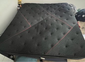 King size  Beauty Rest C Class plush mattress