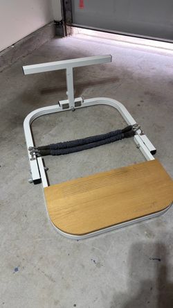 BootySprout Hip Thrust Machine (White) - Great Condition, Missing Back Pad