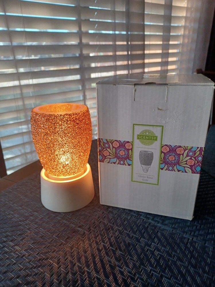 Scentsy Mini Rose Gold Warmer