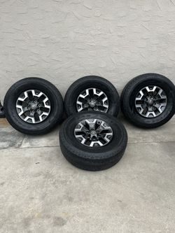 2017 Toyota Tacoma 265/70R16