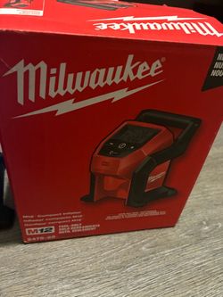 Milwaukee M12 Compact Inflator 2475-20