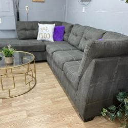 🛋️💥 Ashley Gray Sectional 💥 Free Delivery And Financing Available!