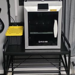 Qidi Q2 + Qidi Box with Filaments