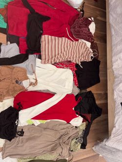 Women’s Clothing Bundle – 30+Pieces (XS, S & M)
