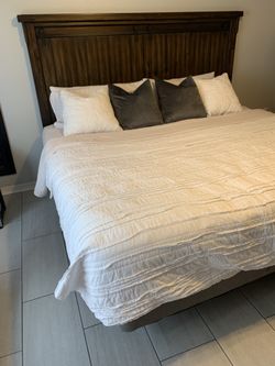 Lakeleigh King Panel Headboard