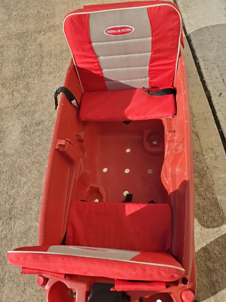 Radio flyer wagon