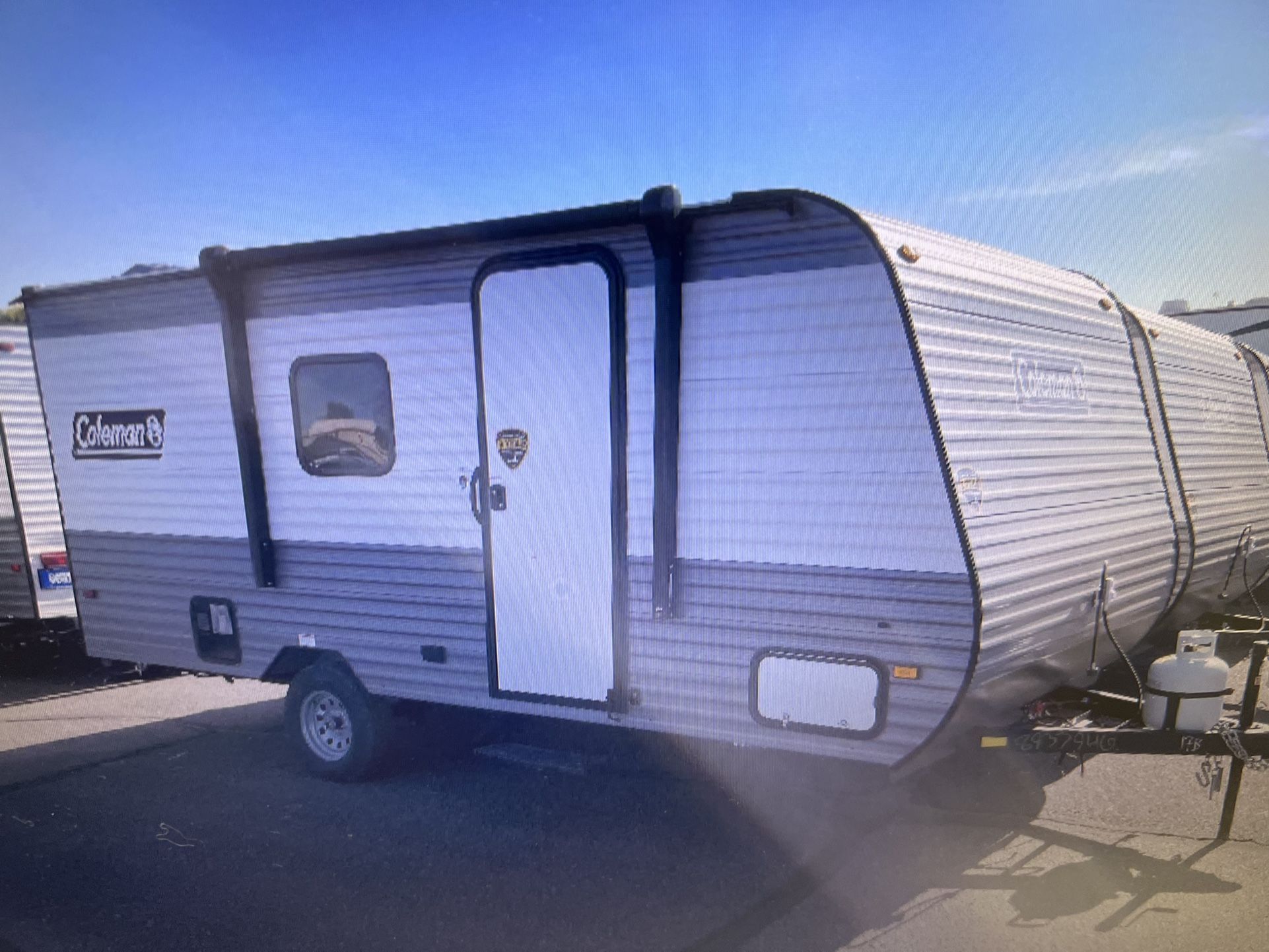 2023 COLEMAN LANTERN 17B