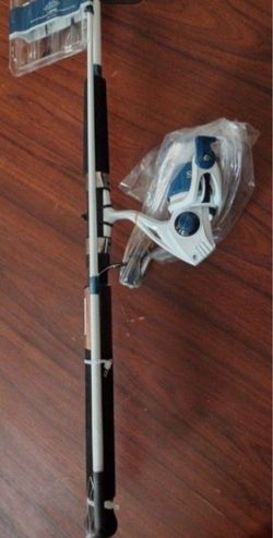 Sea Striker Surf/Pier Combo 5000 Reel w/Gotcha Plug