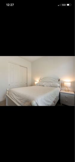 Bed, bed frame, matching side table/ night stands