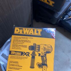 DEWALT DCD996 B 20-Volt MAX XR Lithium-Ion Cordless 1/2 in. Premium Brushless Hammer Drill (Tool Only ) Solo herramienta