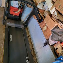 MATRIX T30 TREADMILL