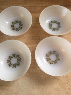 Vintage anchor hocking small bowls