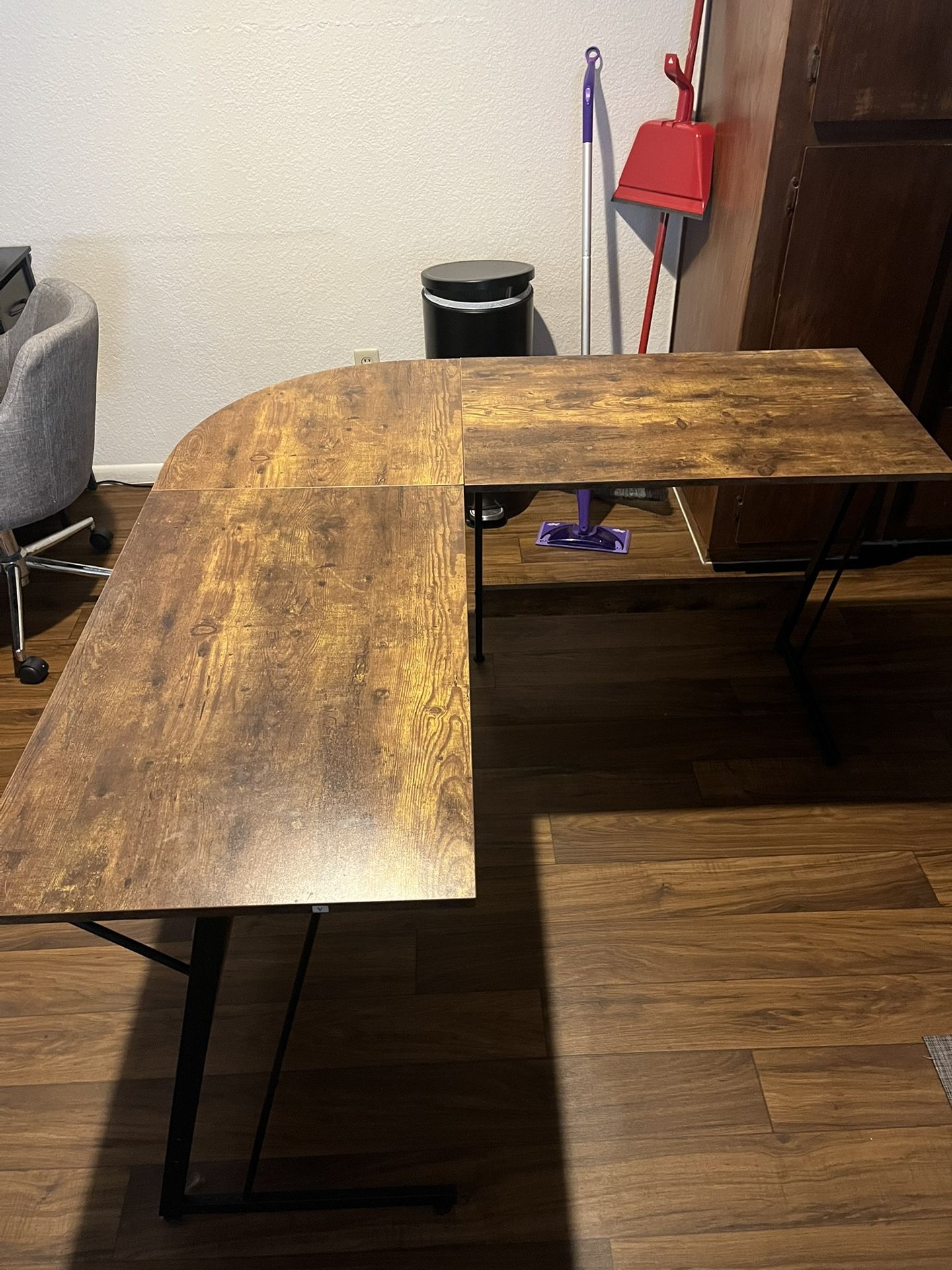 Small l-shaped Wood Desk