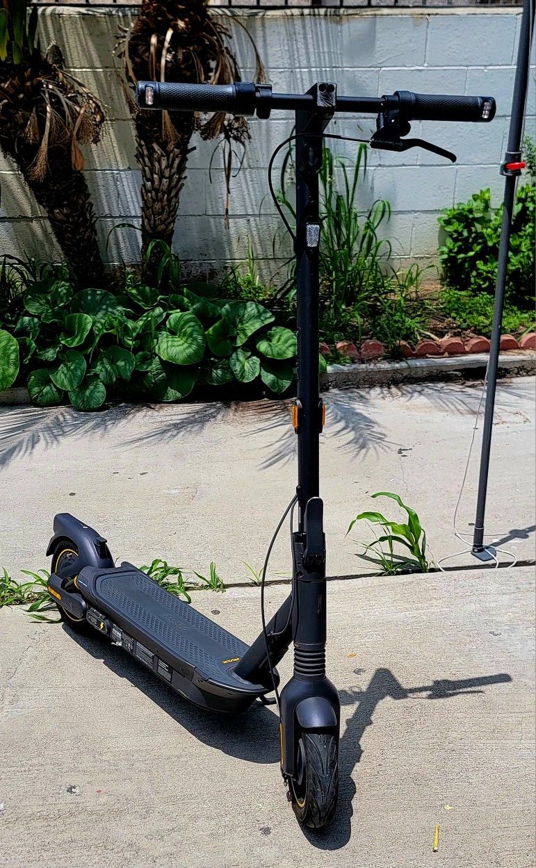 Scooters Nineebot