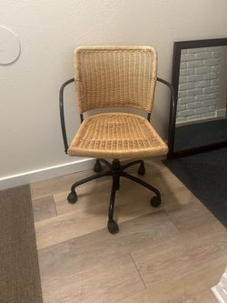 Modern Woven Rattan Desk Chair on Casters – Adjustable Height
