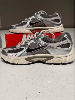 Nike V5 RNR 6.5Y (8 Women’s)