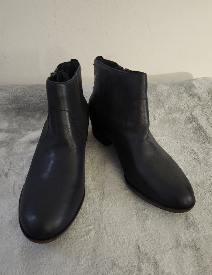 Lucky Brand Blandre Leather Ankle Boots Size: 10(M), Color : Black.