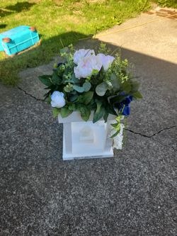 11"20" High Table Floral Arrangement