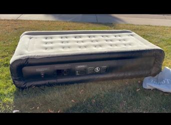 2 INNOTRUTH SELF INFLATING AIR MATTRESSES & 2 SETS FLANNEL SHEETS, USED ONCE