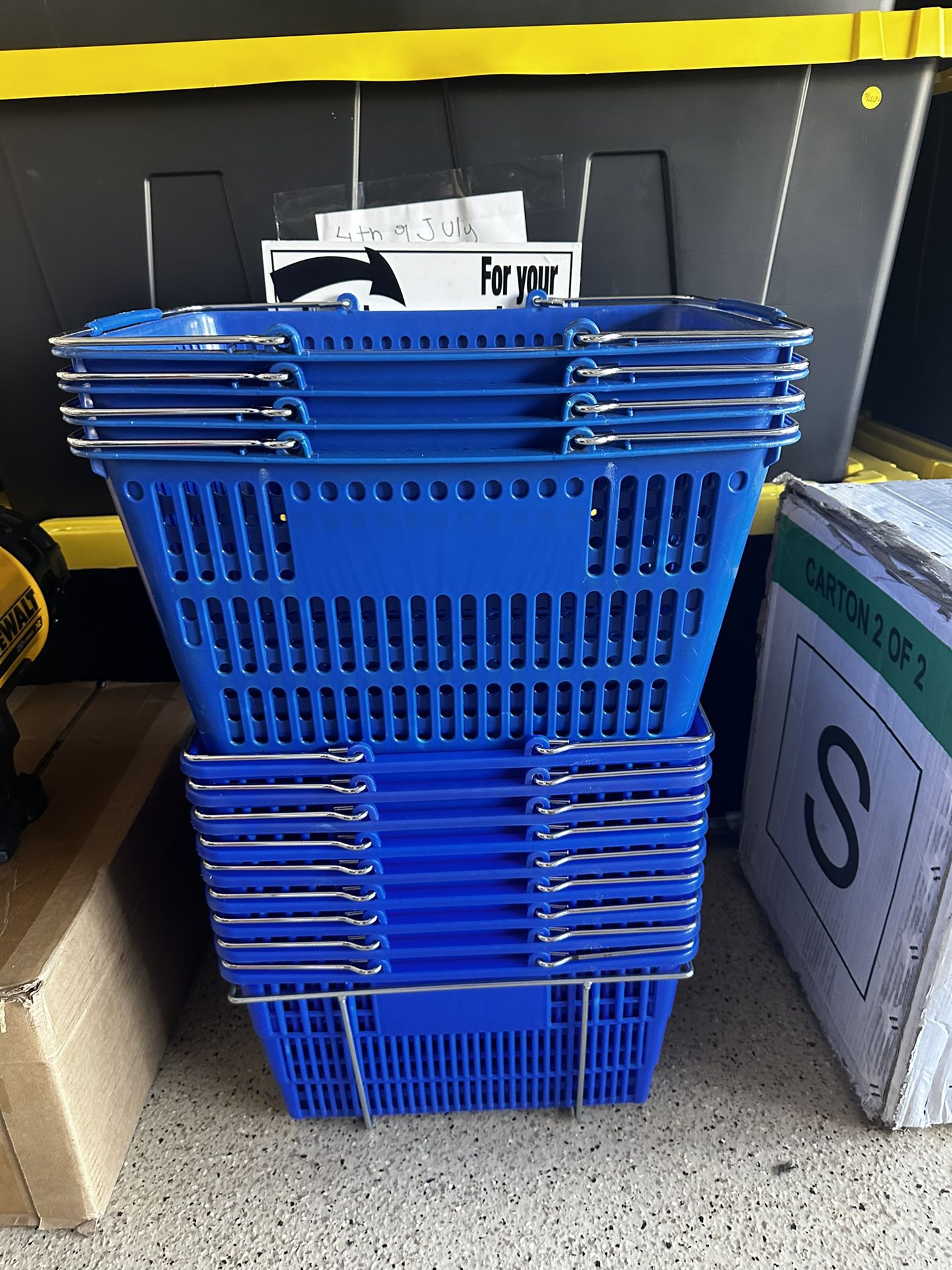 Hand Held Shopping Baskets with Rack Blue