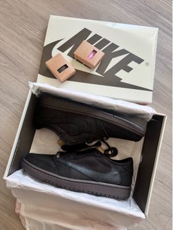Size 11 men jordan 1 low