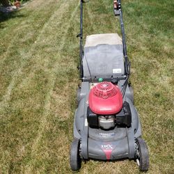 Honda HRX217 SELF PROPELLED MOWER