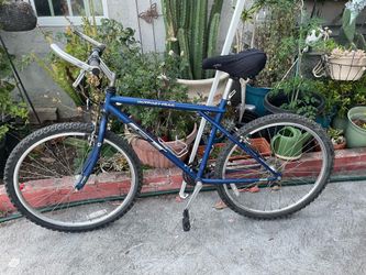 GT Outpost Trail Bike