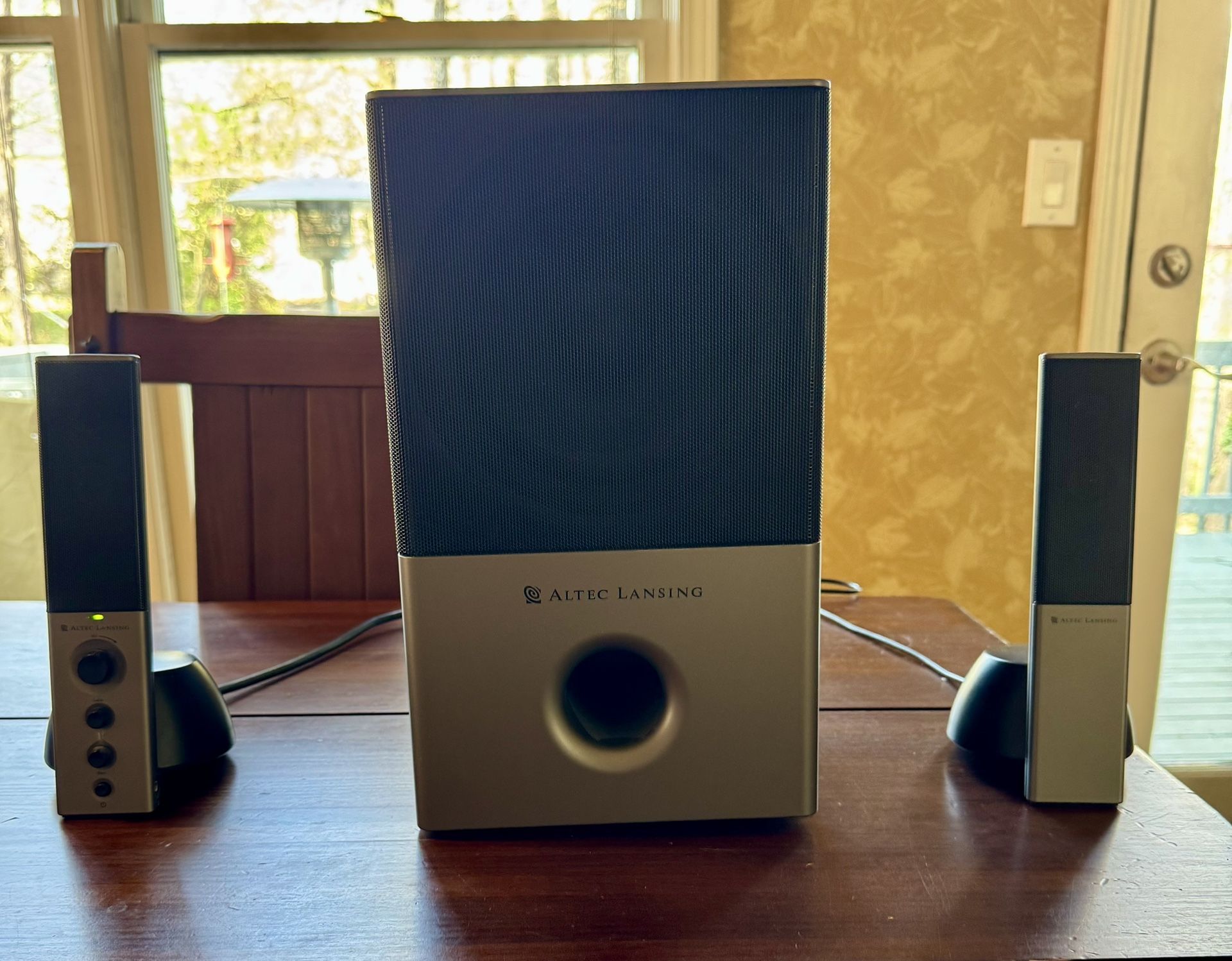 Altec Lansing 2.1 Speaker System